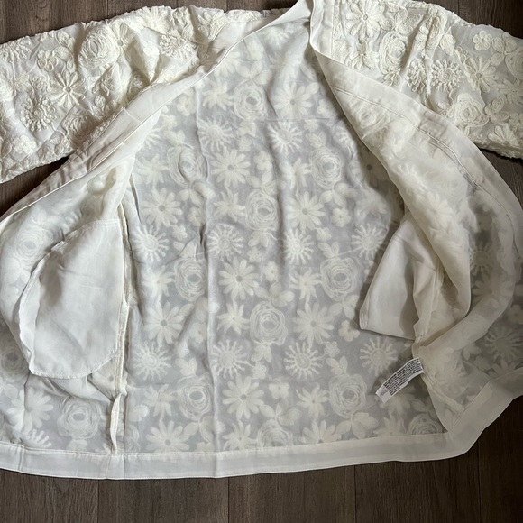 Kimono Style Summer Blazer with Embroidery - Picture 3 of 5